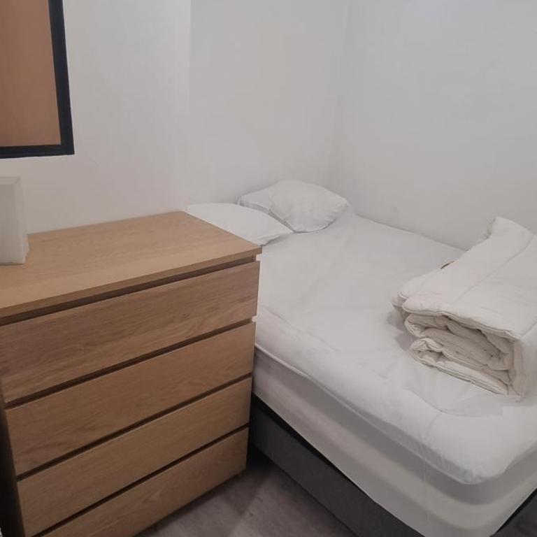 Bel appartement avec balcon - Apartment mit 1 Schlafzimmer - 5