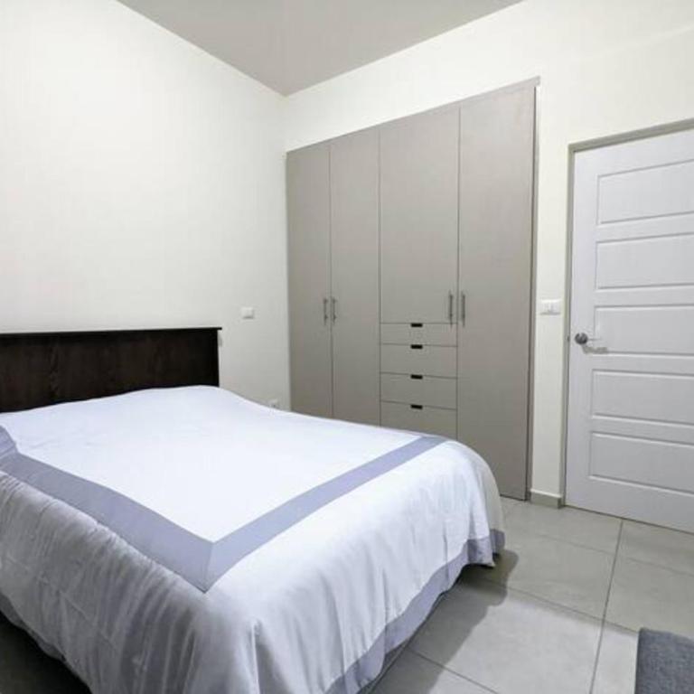 Moderna habitación con baño privado Zona Conín QRO - Double Room with Private Bathroom - 1