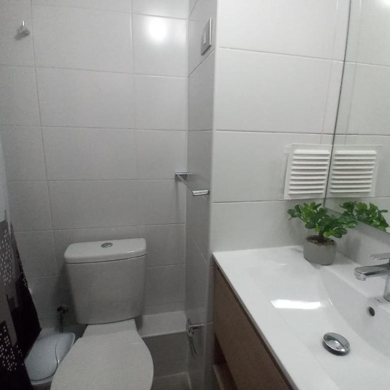 ALOJAMIENTO BAHIA PELICANOS EXTENSAS y AMPLIAS VISTAS AL JARDIN - Two-Bedroom Apartment - 6