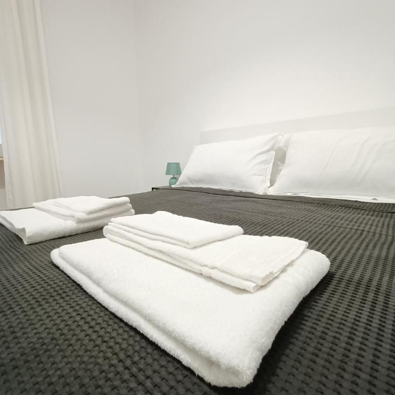Thalia - Double Room with Private Bathroom - 2