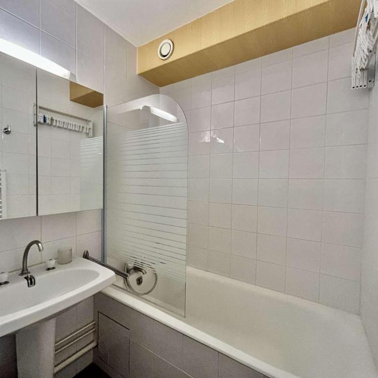 Studio lumineux avec coin montagne, balcon sud et parking - 4 pers, La Salle les Alpes - Appartement 1 Chambre - 4