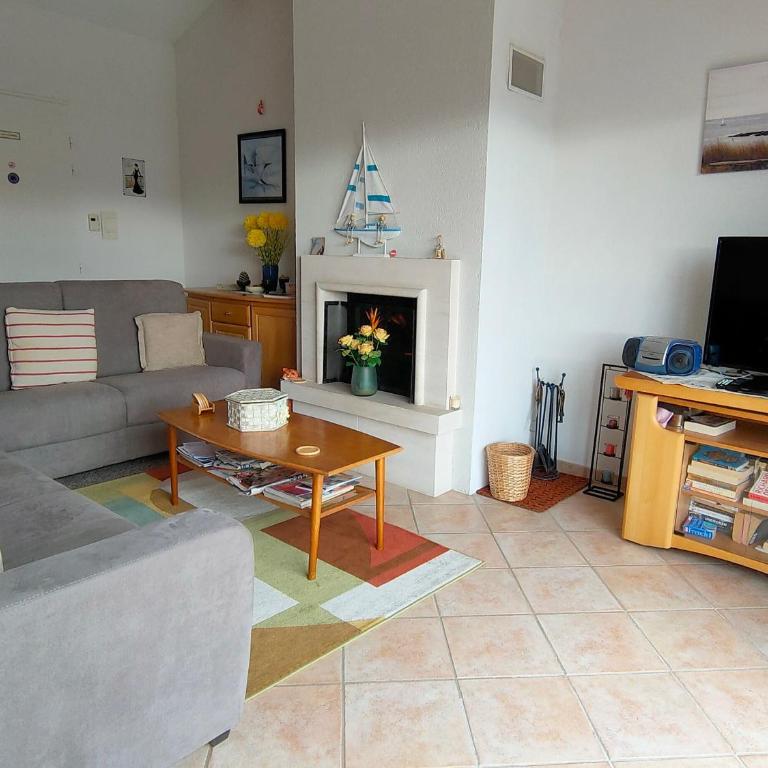 Maison 2 Chambres avec Piscine Privée à Saint Jean de Monts - FR-1-323-439 - Maison de Vacances - 4
