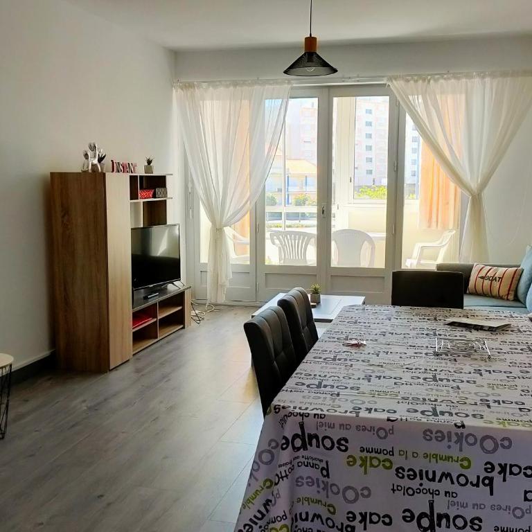 Spacieux appartement 4 pers à 200m de la plage avec parking privé - FR-1-323-443 - Apartment - 10