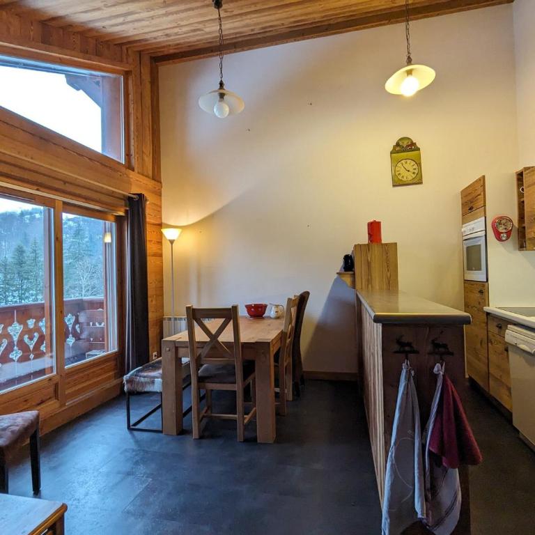 Appartement cosy au pied des pistes avec balcon et parking couvert - FR-1-459-225 - Appartamento - 2
