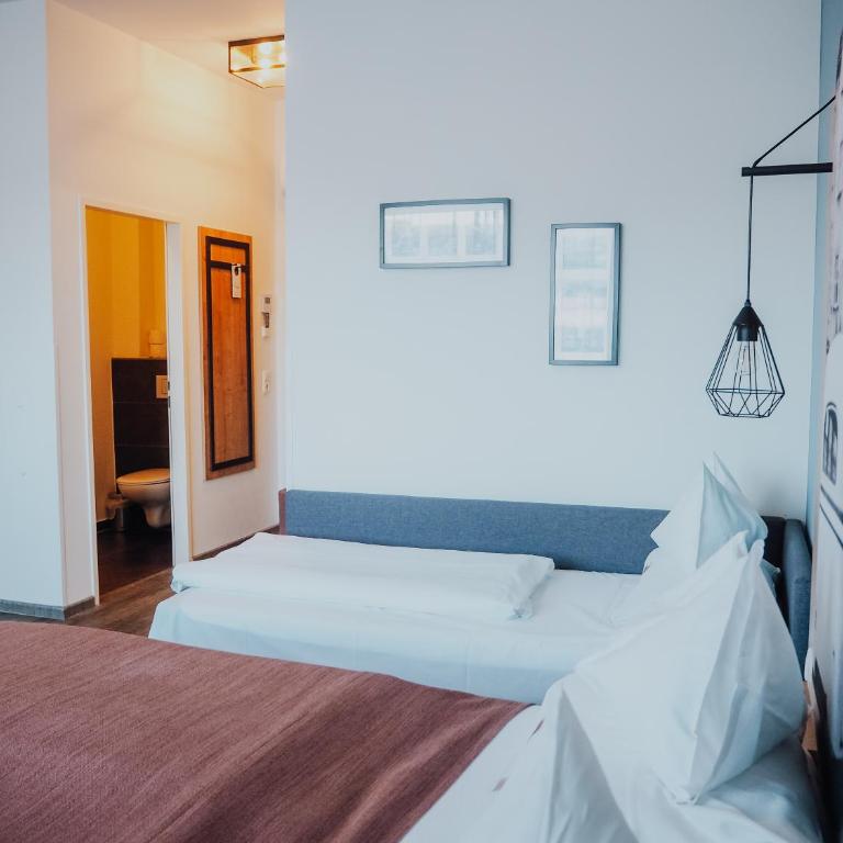 Levy's Rooms & Breakfast - Medium Room - 8