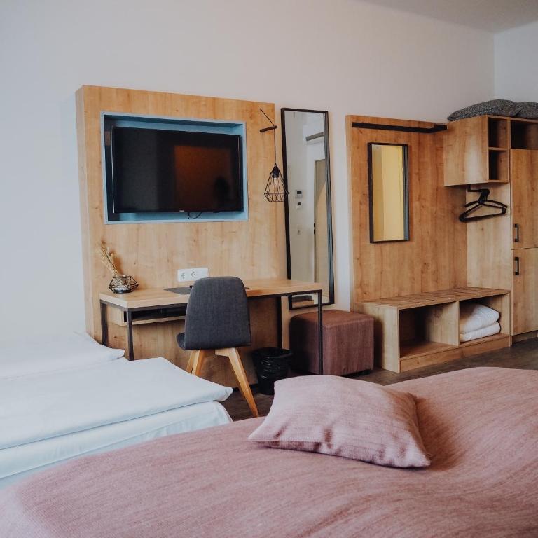 Levy's Rooms & Breakfast - Large Room - 12