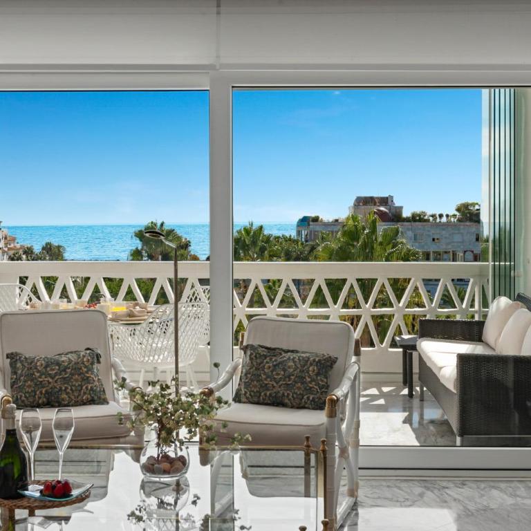 Vista mar y piscina en Puerto Banús - Apartamento - 67