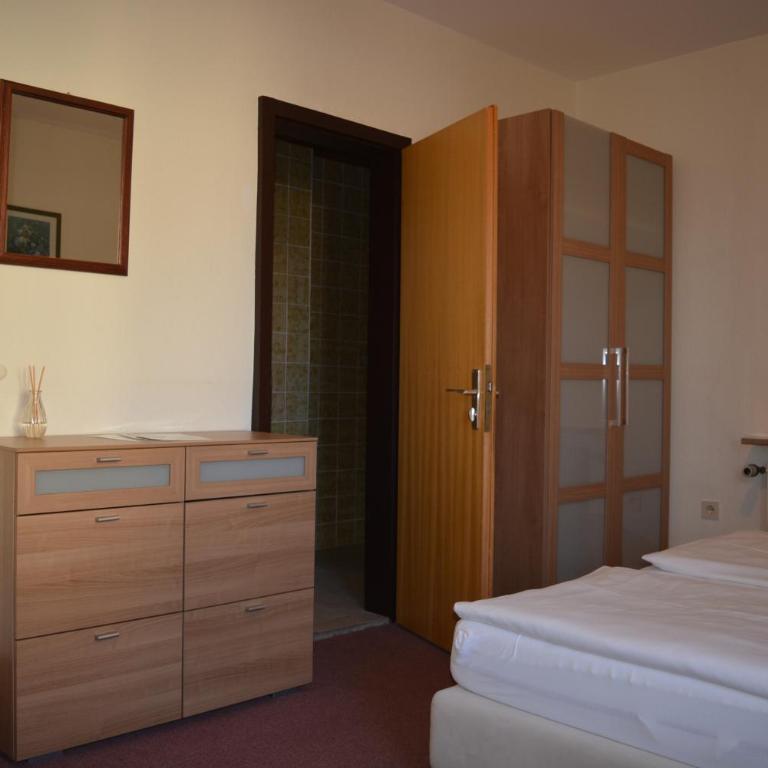 Hotel Garni Schlossblick - Doppel- oder Zweibettzimmer - 5