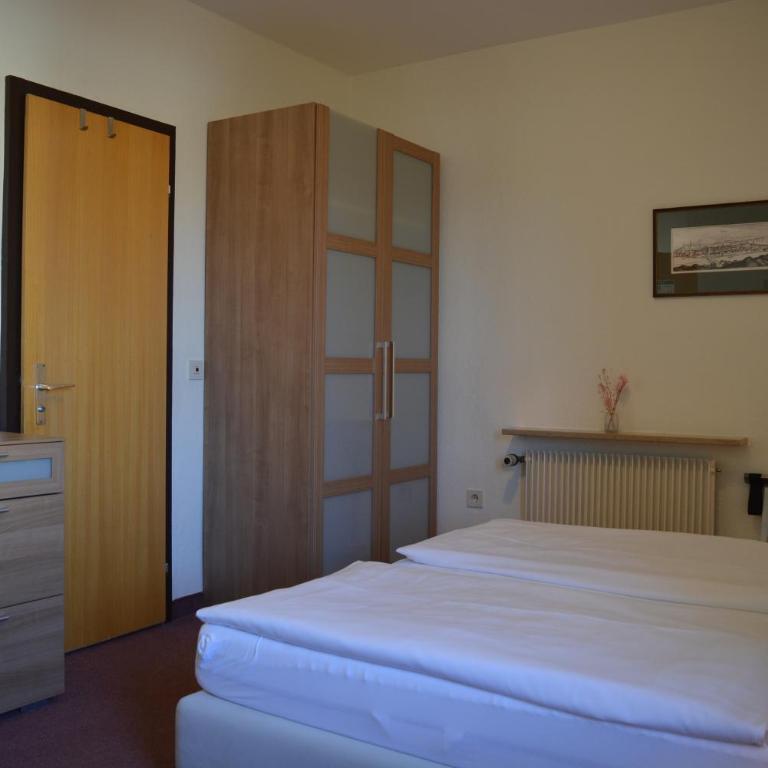 Hotel Garni Schlossblick - Doppel- oder Zweibettzimmer - 6