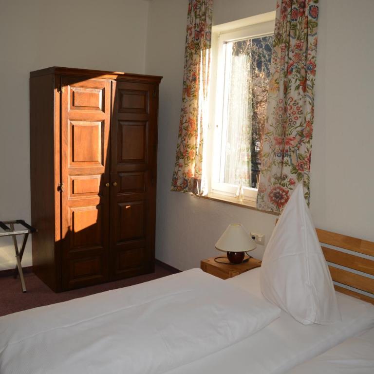 Hotel Garni Schlossblick - Doppel- oder Zweibettzimmer - 8