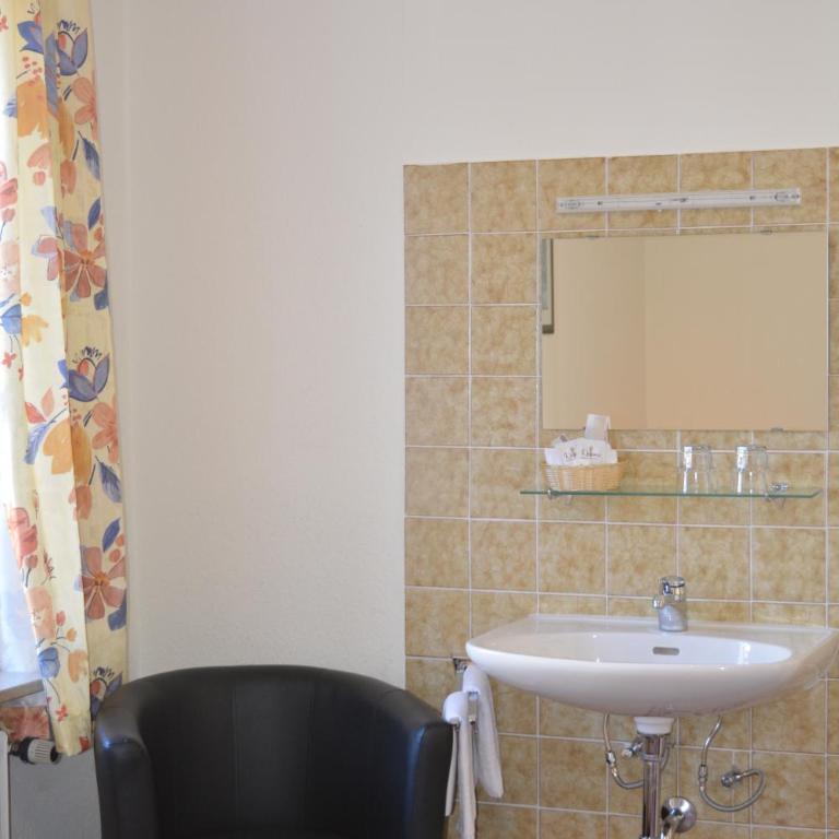 Hotel Garni Schlossblick - Doppel- oder Zweibettzimmer - 1