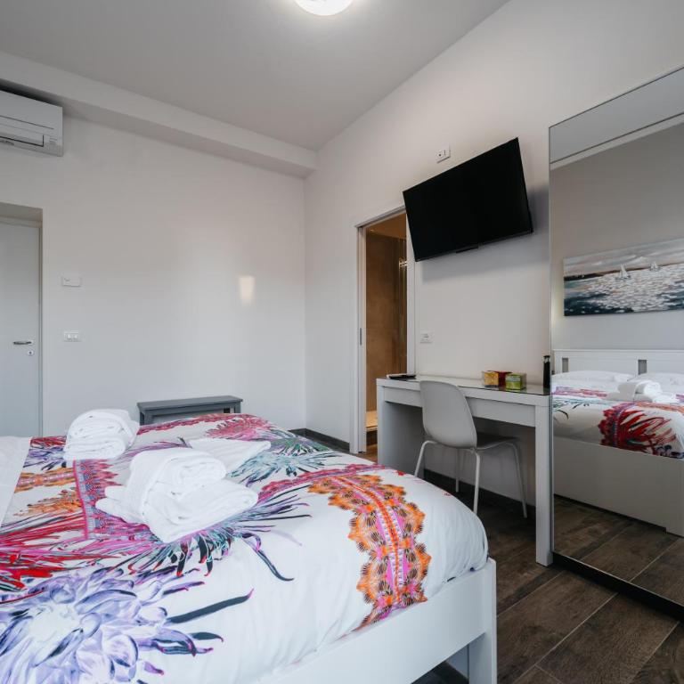Porta Nuova Suites - Camera Matrimoniale Deluxe con Balcone - 4