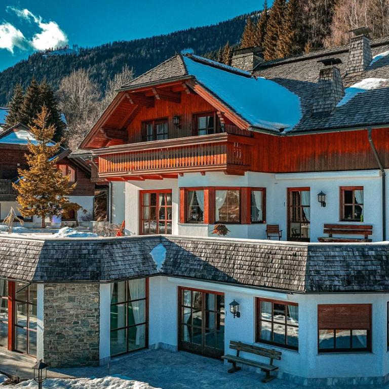 Villa Bostele with Five Bedrooms, Indoor Pool, Two Saunas & Garage - Villa - 33