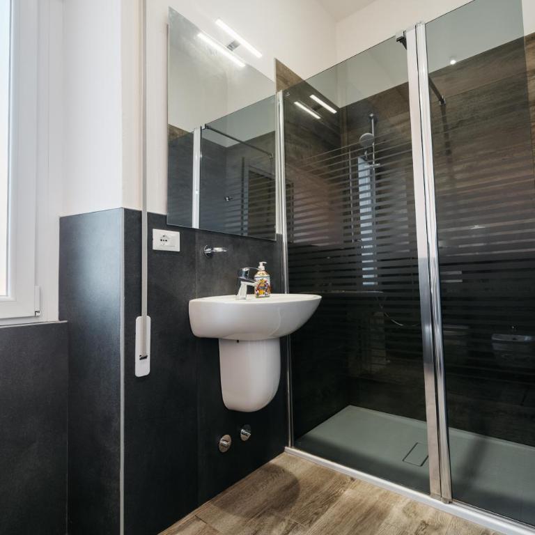 Porta Nuova Suites - Camera Matrimoniale Deluxe - 9