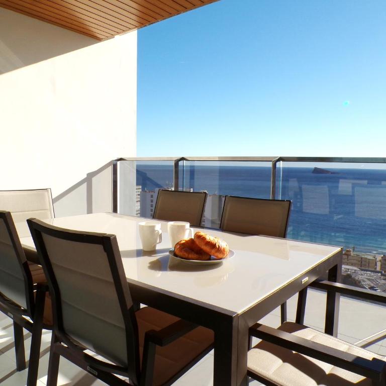 Apartment Sunset Waves Benidorm by Gestaltur - Three-Bedroom Apartment - 1