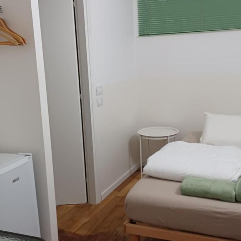 Como 3 B&B - Family Room - 8