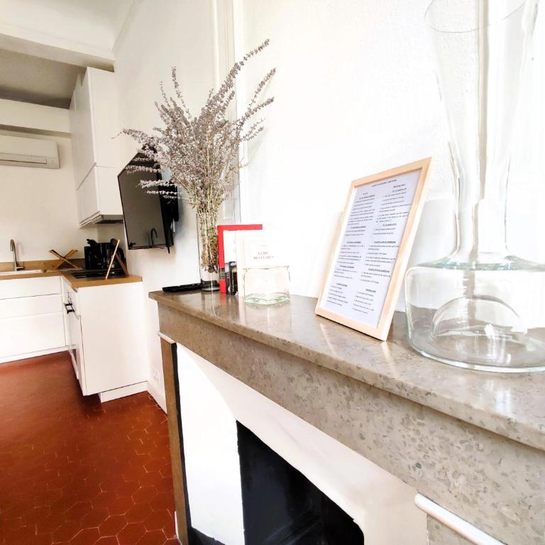 Le Saint-Agricol Appartement climatisé parking gratuit surveillé - Two-Bedroom Apartment - 5