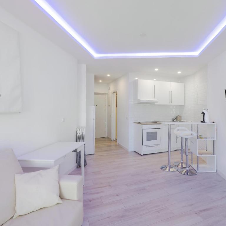 Sun Apartments - Studio - 9