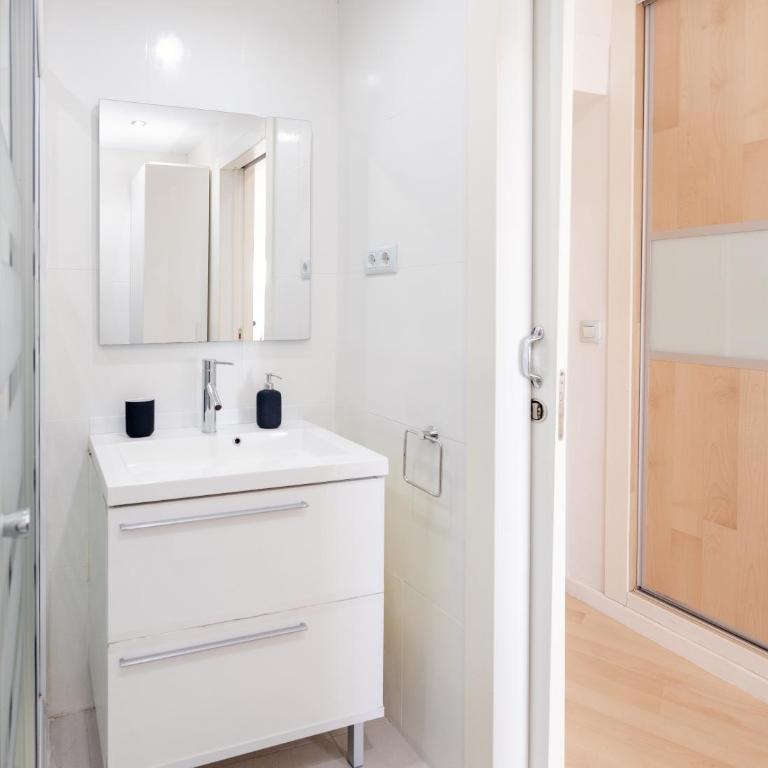 Sun Apartments - King Studio with Sofa Bed - 20