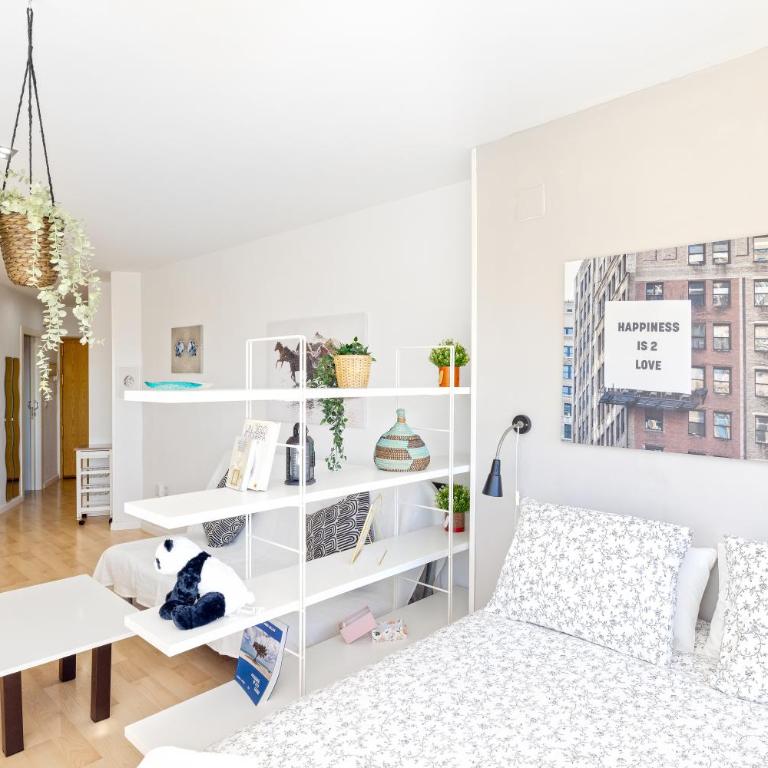 Sun Apartments - King Studio with Sofa Bed - 9