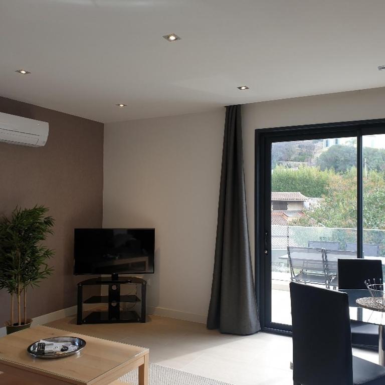 HPC Suites - Cassis Centre - Parking Securisé et Piscine Chauffée - Appartement 1 Chambre avec Terrasse - 8