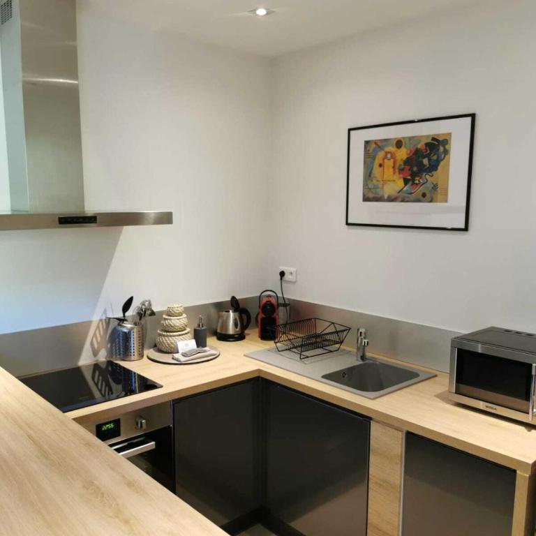 HPC Suites - Cassis Centre - Parking Securisé et Piscine Chauffée - Appartement 1 Chambre avec Terrasse - 9