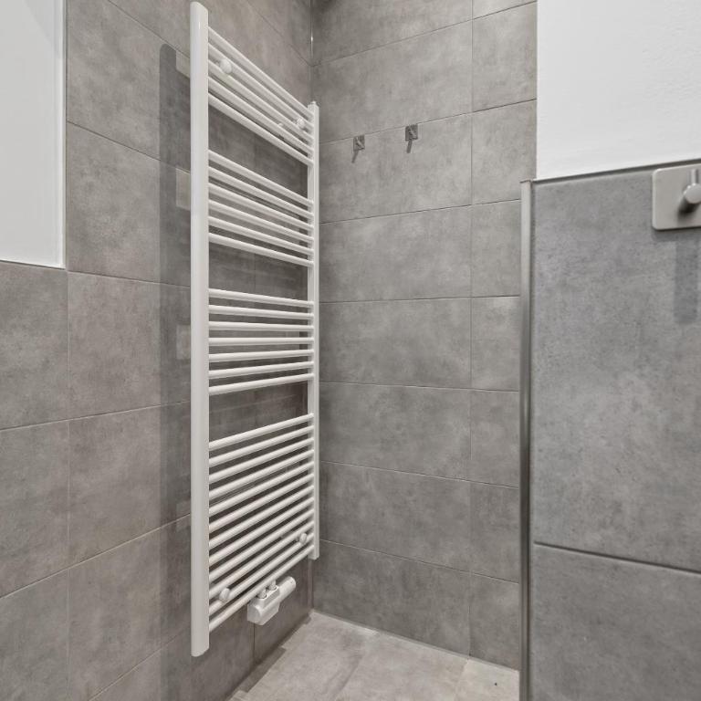 Frisch renovierte Wohnung - Zentral/Ruhig/Modern - Two-Bedroom Apartment - 10