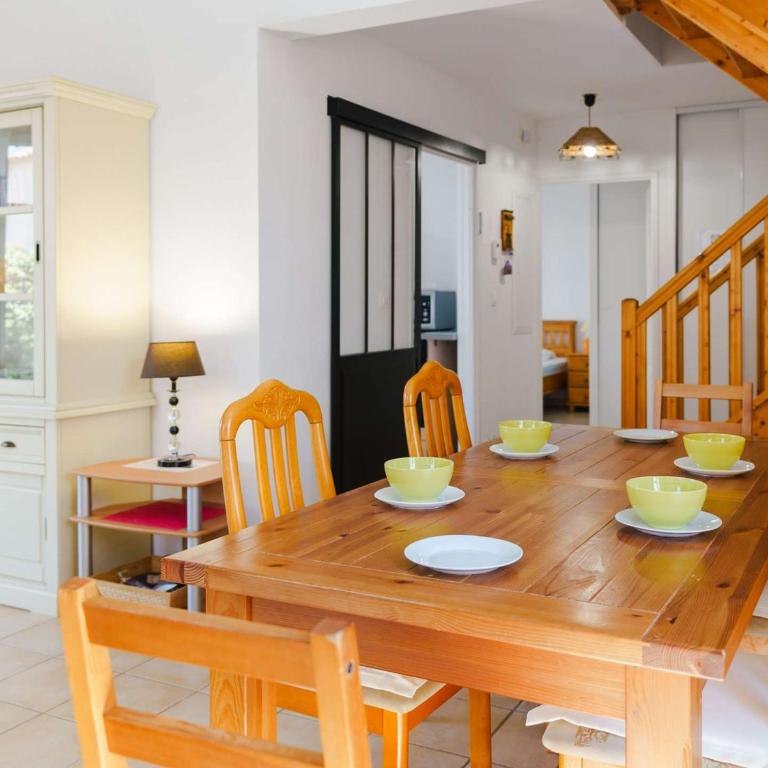Villa 4 pièces avec piscine privée, jardin, garage, 7 couchages, Narbonne-Plage, proche commerces - FR-1-409-21 - Villa - 8