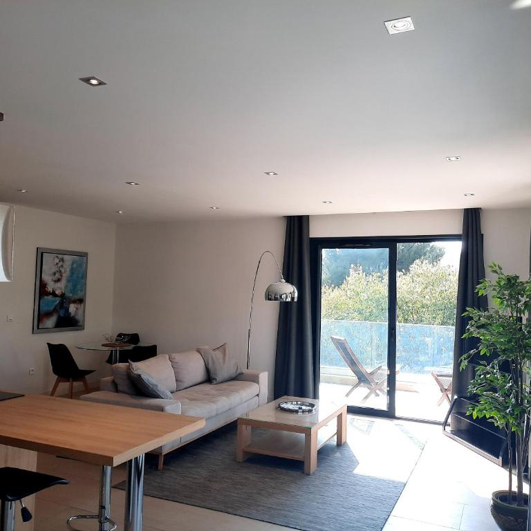 HPC Suites - Cassis Centre - Parking Securisé et Piscine Chauffée - Appartement 1 Chambre - Vue sur Mer - 4