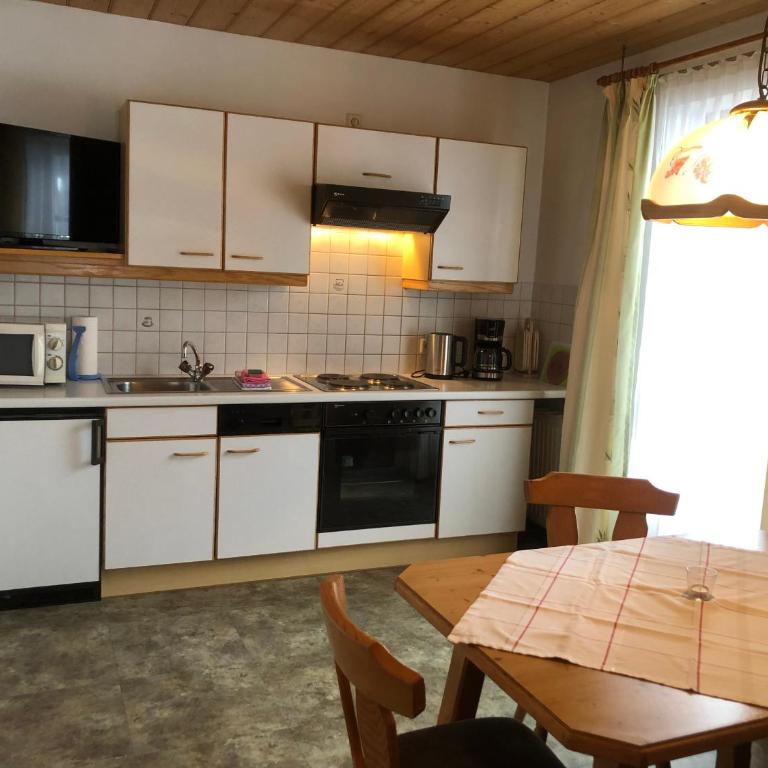 Haus Sabrina - Apartment mit 2 Schlafzimmern und Balkon - 3