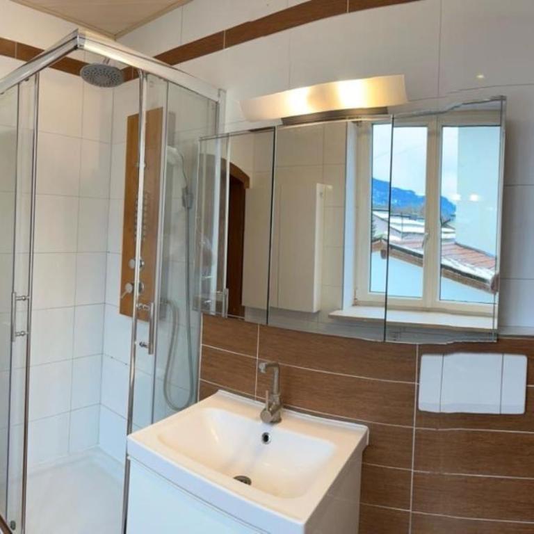 Haus Schmidhuber Ferienwohnung 5 mit Garten und sonniger Terrasse - Apartment mit 1 Schlafzimmer - 28