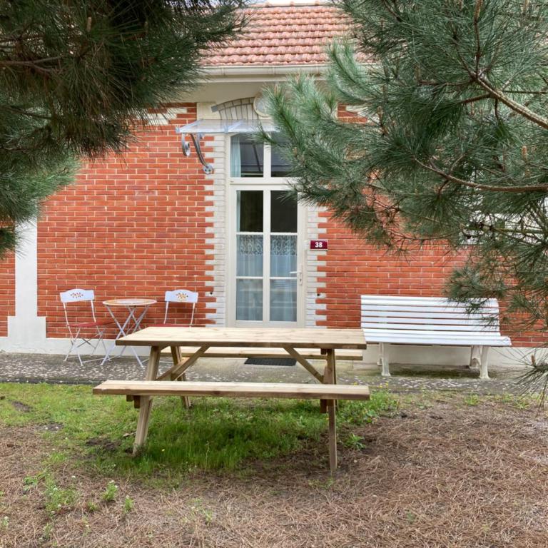 La Rosaire - One-Bedroom Apartment - 24