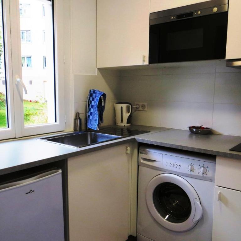 Pratique, Complet Sûr, Métro et Parking; Proche du Centre, de la Gare, de la Rocade, d'un supermarché. Tout à Pied. - One-Bedroom Apartment - 2