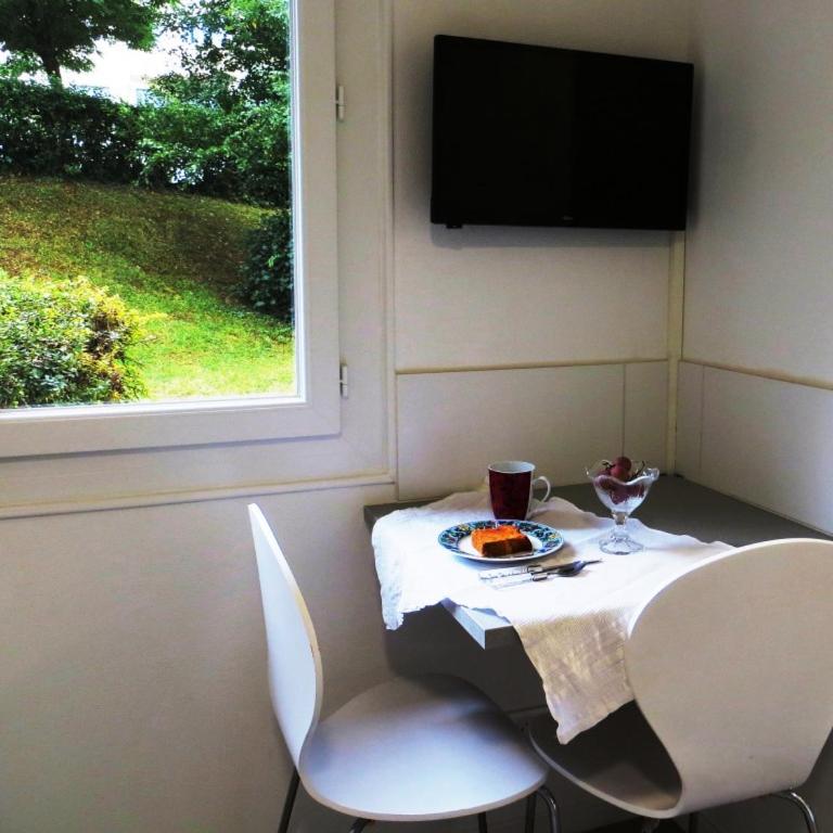 Pratique, Complet Sûr, Métro et Parking; Proche du Centre, de la Gare, de la Rocade, d'un supermarché. Tout à Pied. - One-Bedroom Apartment - 4