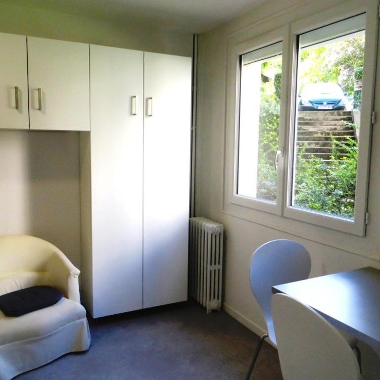 Pratique, Complet Sûr, Métro et Parking; Proche du Centre, de la Gare, de la Rocade, d'un supermarché. Tout à Pied. - One-Bedroom Apartment - 11