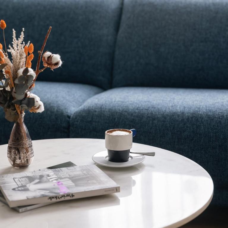 voco Madrid Retiro by IHG - King Suite with Sofa Bed - 2
