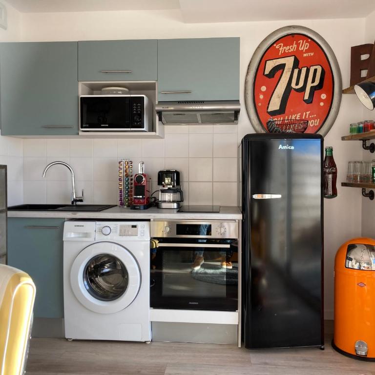 Studio neuf déco vintage face mer,terrasse ,jardin,wifi,parking sous-sol privé - One-Bedroom Apartment - 10