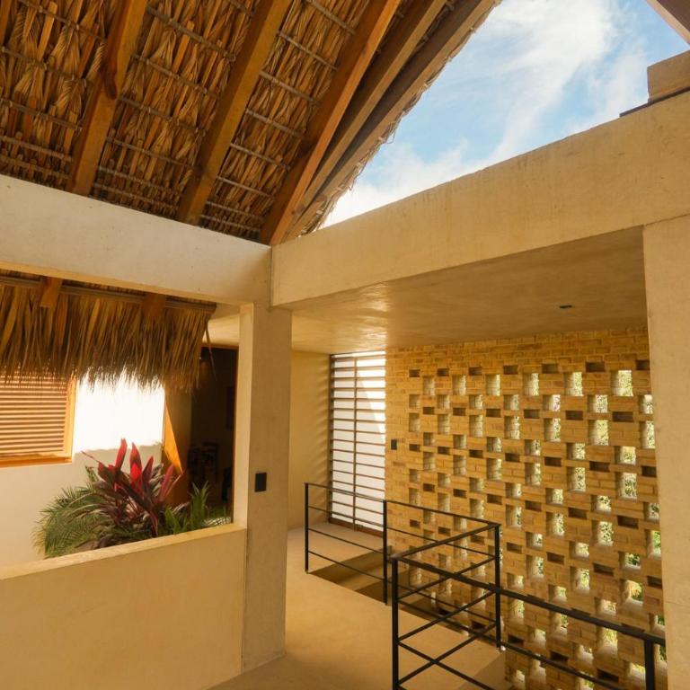 Casa Borka LUXURY FULLY FURNISHED BEACH CONDOS WITH POOL - Apartamento Superior - 24