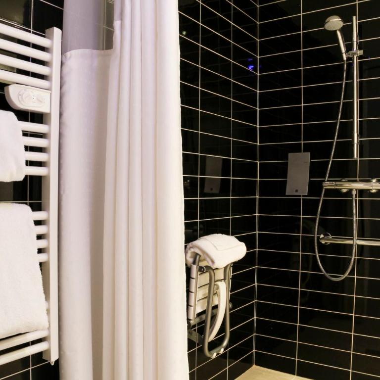 Holiday Inn Express Amiens by IHG - Chambre Lit Queen-Size Standard - Accessible aux Personnes à Mobilité Réduite avec Petit-Déjeuner Gratuit - 8