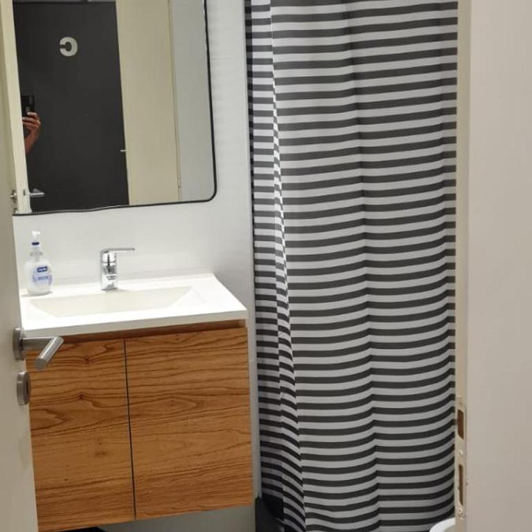 Apart Las Heras - Estudio con balcón - 3