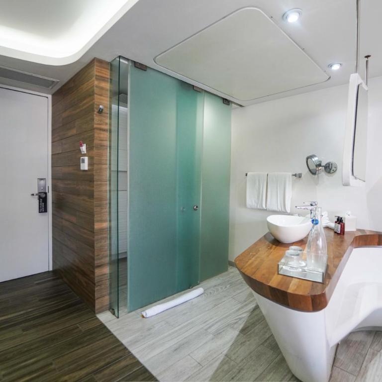The Carmen Hotel - Ocean Front - Ocean Front Suite - 2