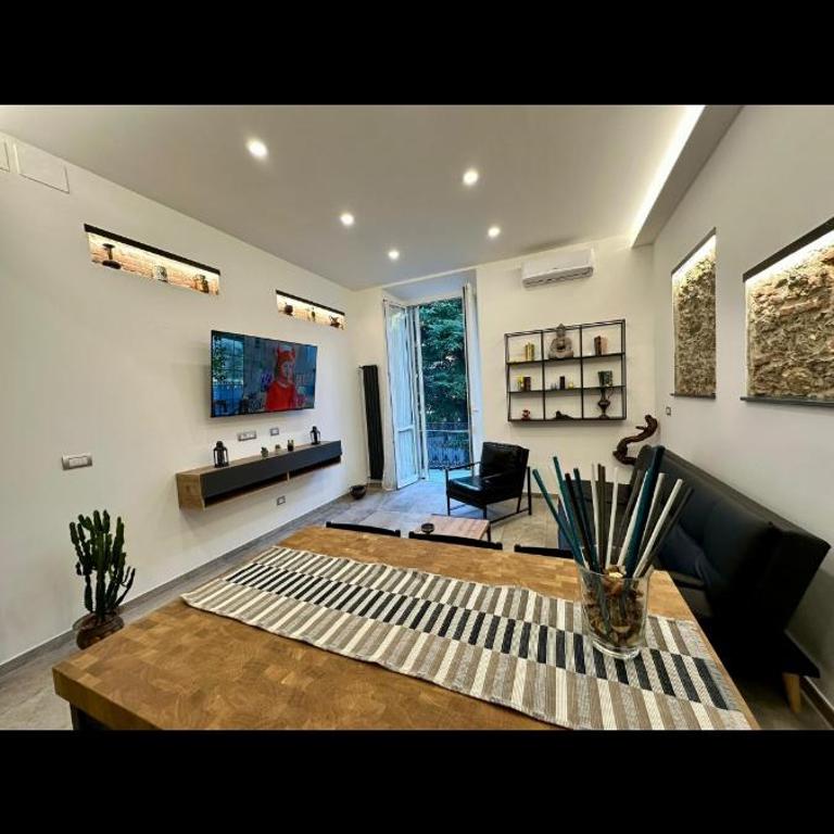 Koman House - Two-Bedroom Apartment - 4