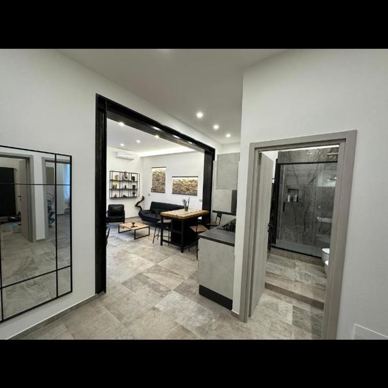Koman House - Two-Bedroom Apartment - 18