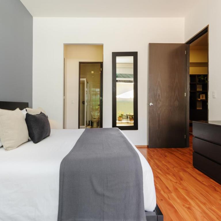 New! Stunning garden house 2 bdr Apt - Two-Bedroom Apartment - 4