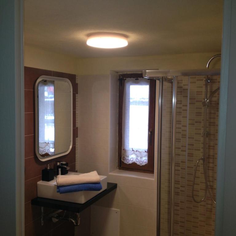 B&B Gressoney - Camera Matrimoniale con Balcone - 8