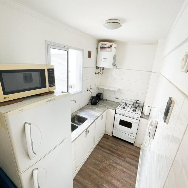 Depto Colón y Olavarria a 1 cuadra del mar SE RESERVA CON SEÑA - One-Bedroom Apartment - 5