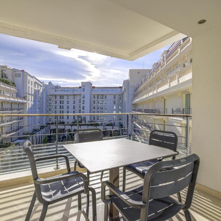 Carlton Riviera Cannes - Appartement 3 Chambres - 2