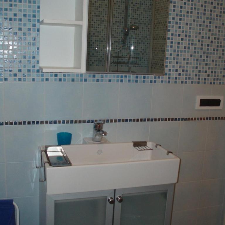 Lovely flat 100m from the beach ideal for 6 guests - Appartamento - 8