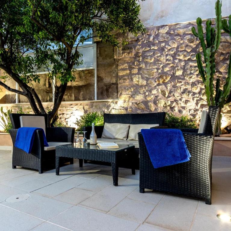 Historic Pollensa Townhouse Casa Roca Horta 4 Bedrooms - Villa de 4 dormitorios - 1