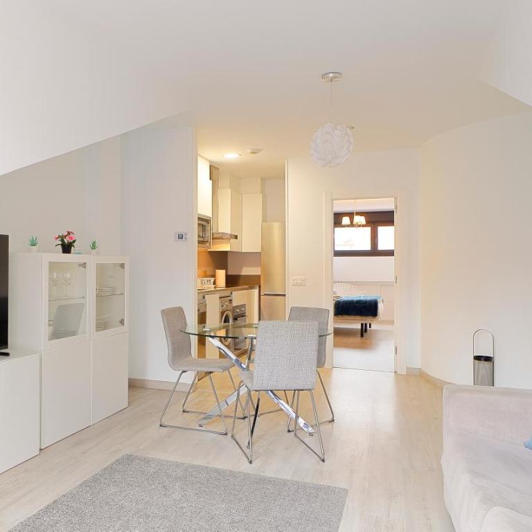 Ático con terraza en playa de San Lorenzo - Apartamento de 1 dormitorio - 10